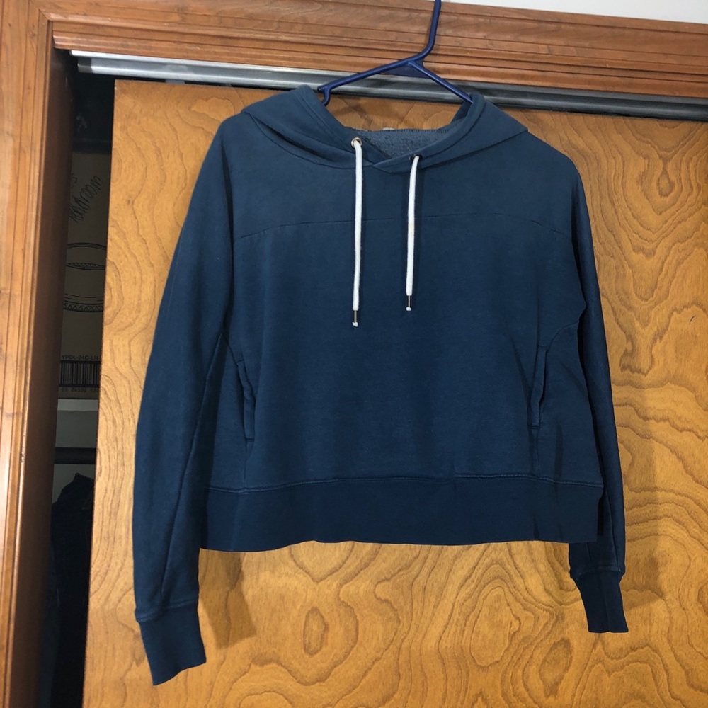 cropped hoodie